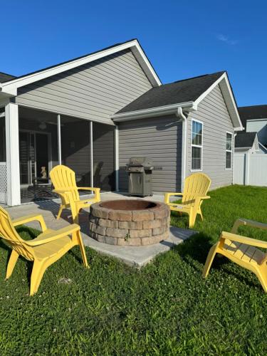 Socastee House | Coastal Oasis: Pool & Beach!