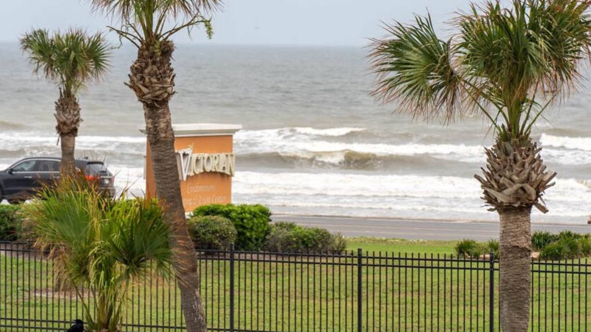 Galveston Condo | Coastal & Quaint