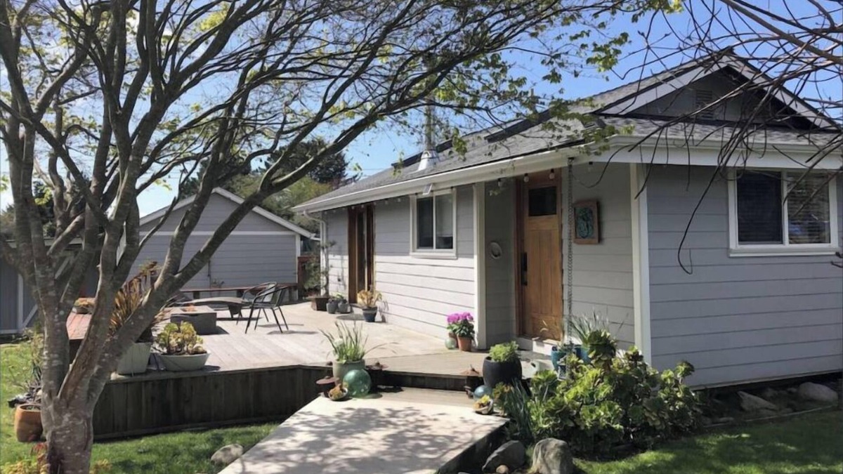 Westhaven-Moonstone House | Coastal Refuge, *Hot Tub,* Close to Town.