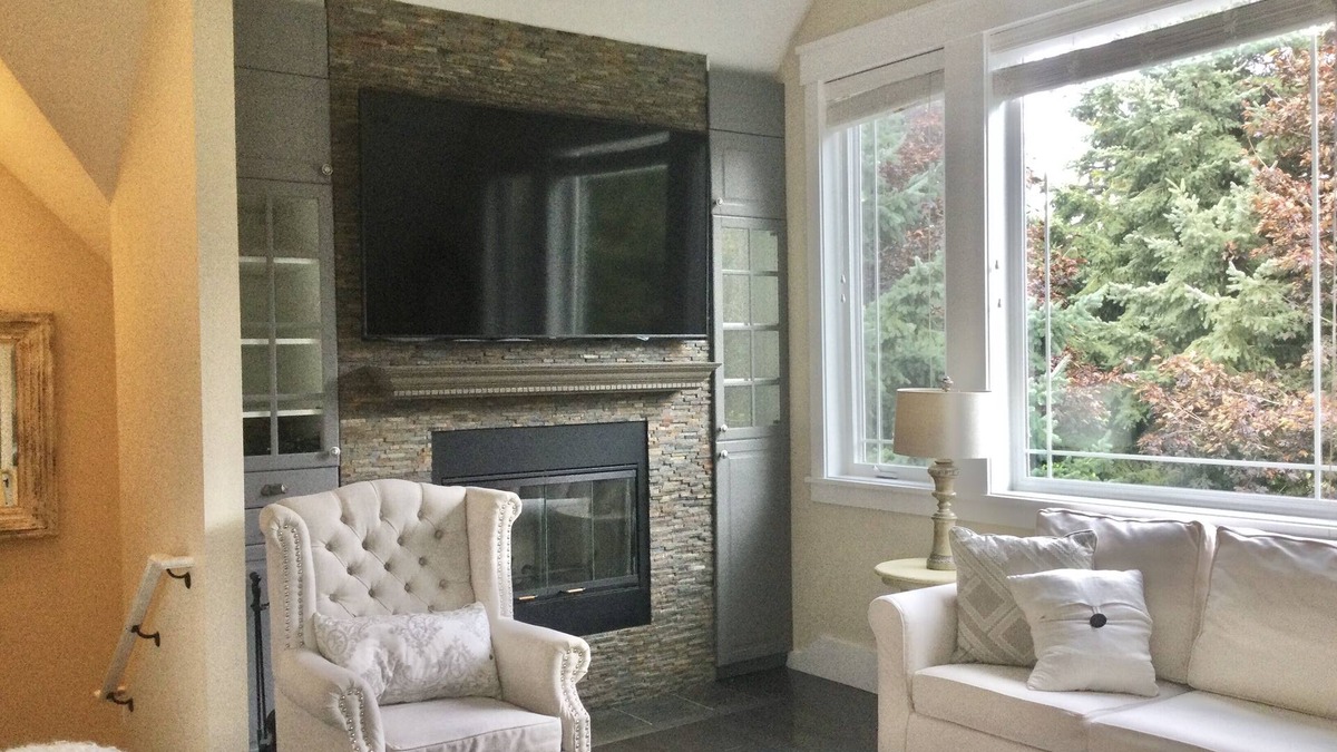 Hansville House | Coastal Retreat Across From Puget Sound Sleeps 2-4. High Speed Internet.