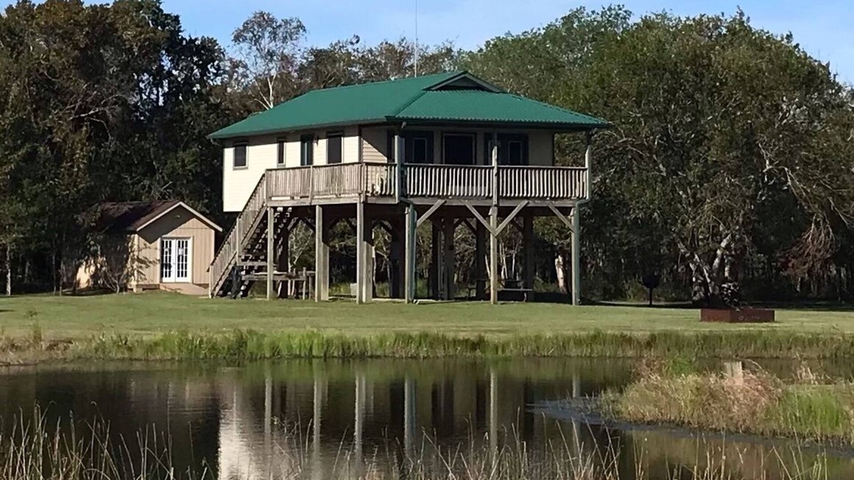 Elmaton House | Coastal Retreat in Selkirk Island, Matagorda, Texas