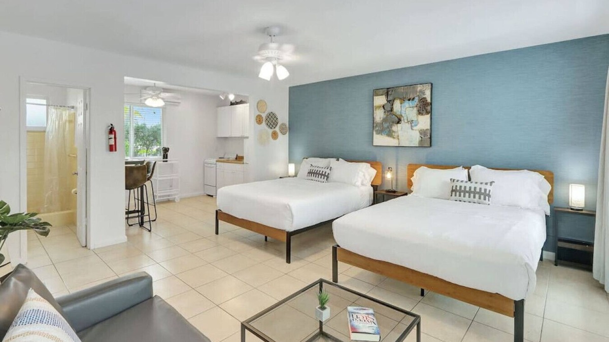 Hollywood Apartment | Coastal Retreat ONLY 1 block from the beach
