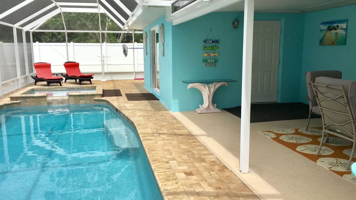 South Venice House | "Coastal Retreat" Pool Home with Spa conveniet to several Beaches