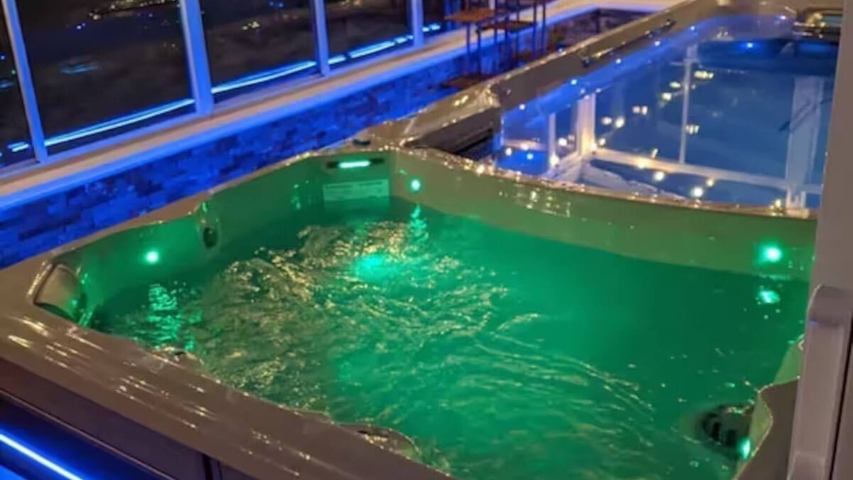 Scarborough House | Coastal Retreat - Sauna, Hot Tub & Swim Spa - Near Beaches and Downtown Portland