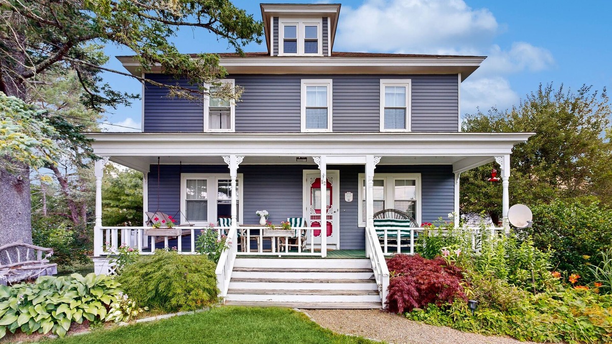 East Sullivan House | Coastal Serenity Retreat with Ocean Views, Spacious Porch and Modern Comforts