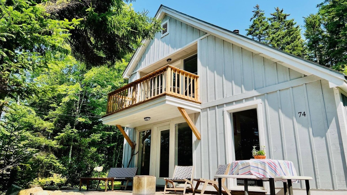 Spruce Head House | Coastal Spruce Head Retreat dog friendly & near restaurants, stores, activities.