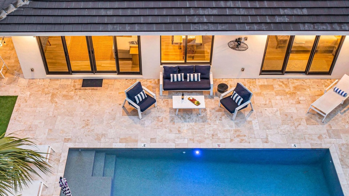 Harbour Inlet House | Coastal Style Haven | Walk To Beach | Heated Pool | Tranquility | Manatee Ranch Key | RESlDENCES