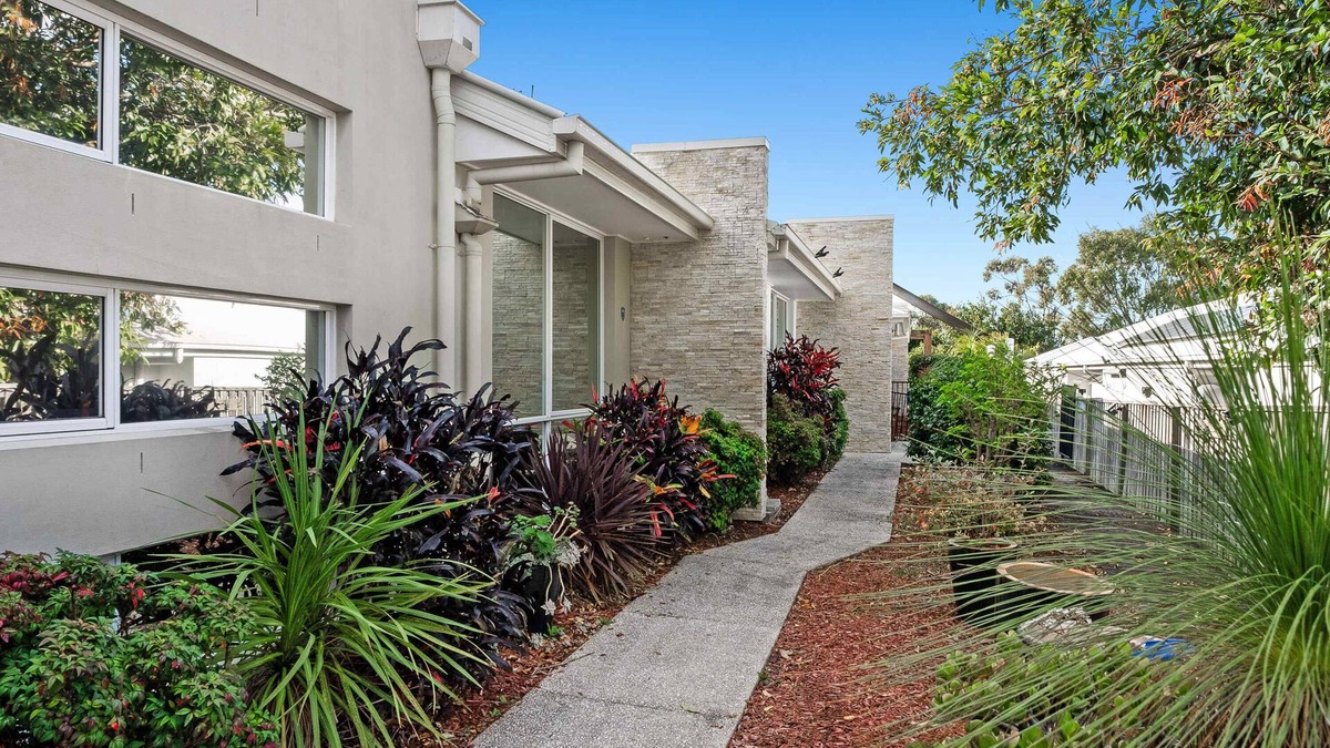 Upper Coomera House | Coaster By Khove Summ