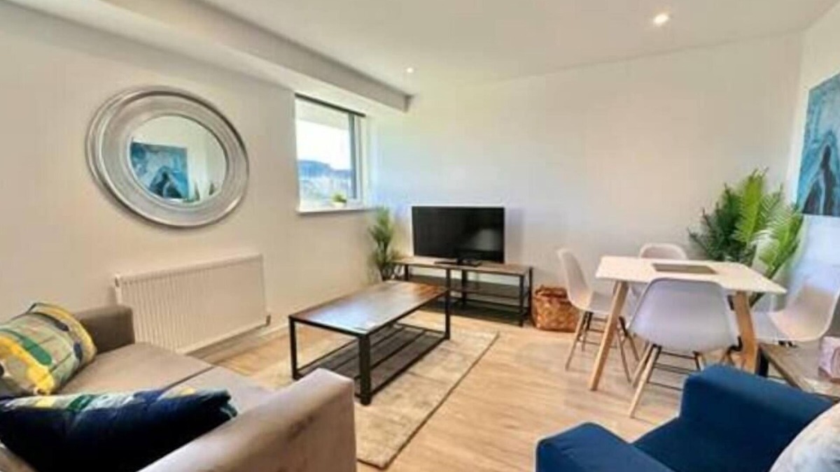 Severn Beach Apartment | Coates House one bed, with SB - Nailsea