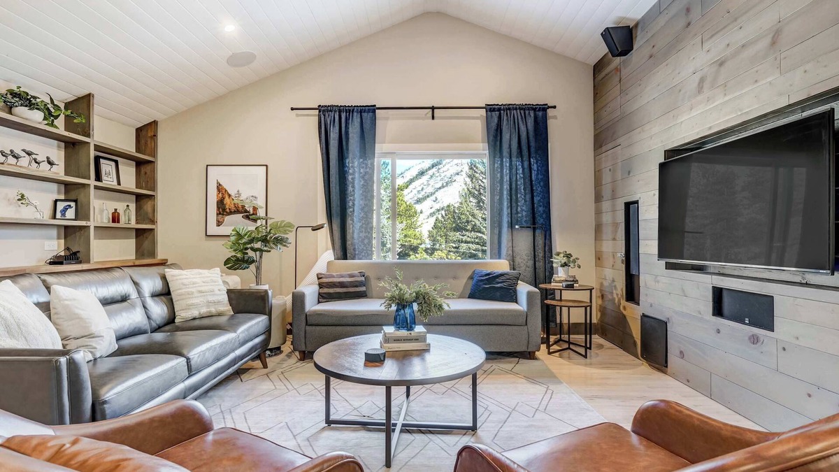 Cascade-Chipita Park House | Cobalt Peak! Scenic Retreat w/Sauna & Firepit