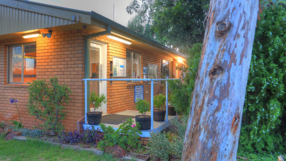 Cobar House | Cobar Caravan Park