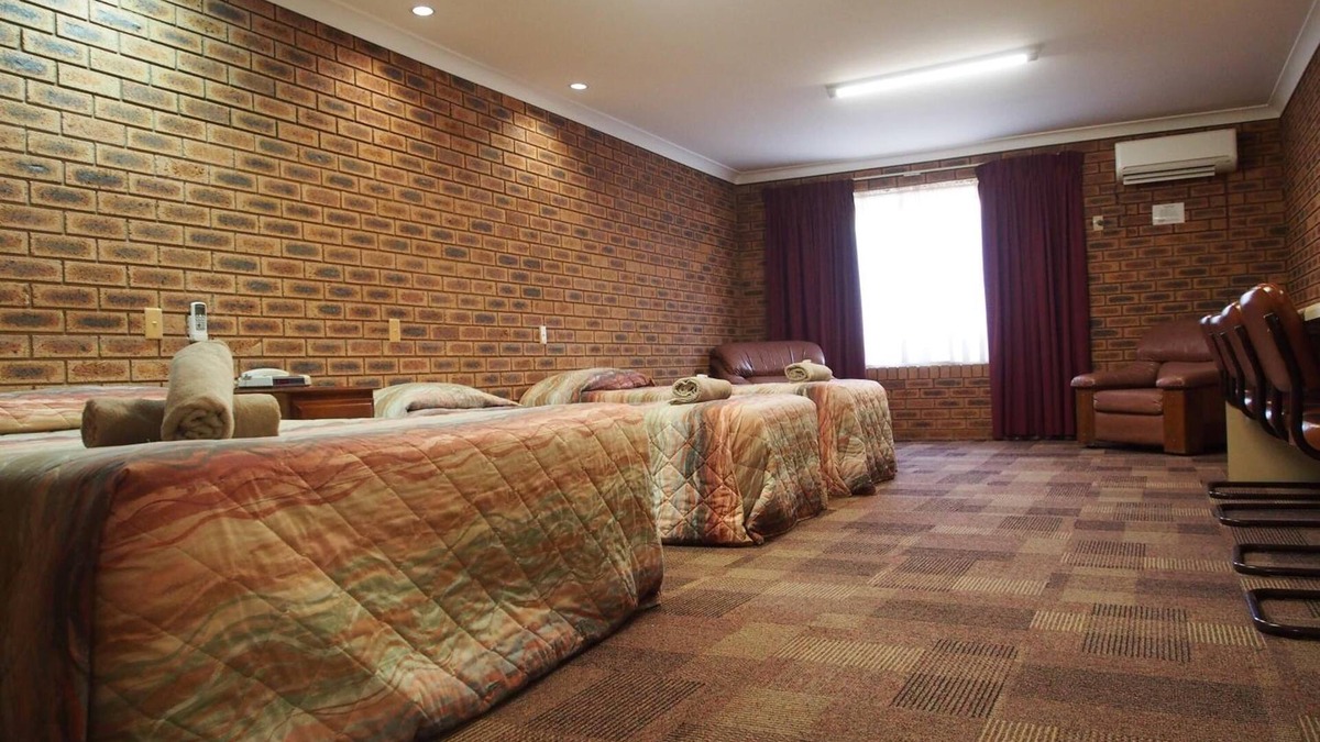 Cobar Hotel | Cobar Town and Country Motor Inn