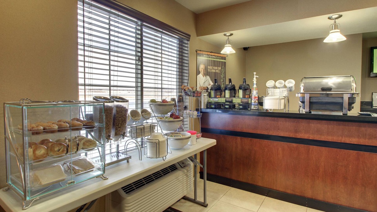 Bottineau Hotel | Cobblestone Inn & Suites - Bottineau
