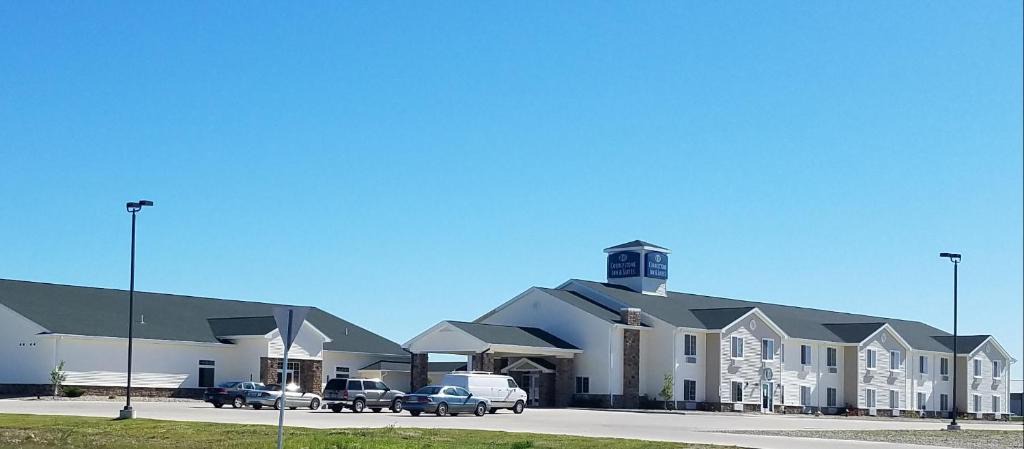 Bottineau Hotel | Cobblestone Inn & Suites - Bottineau