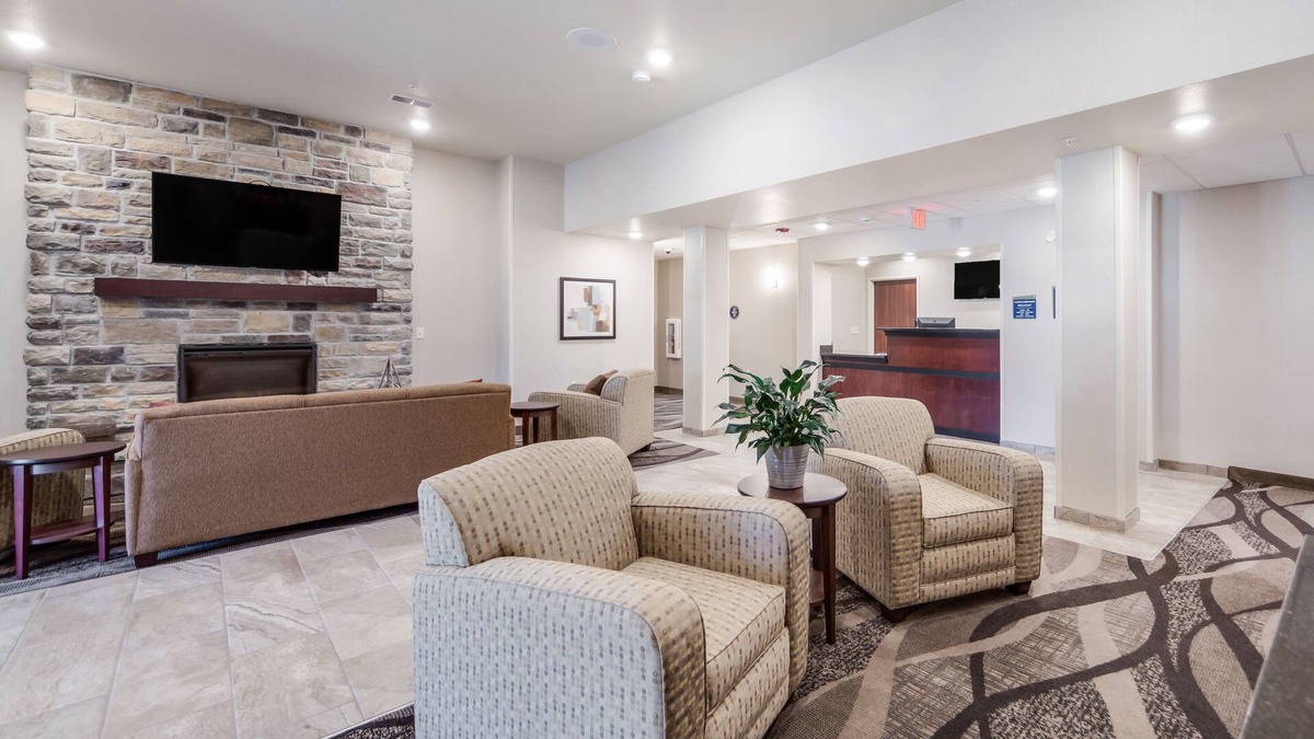 Fremont Hotel | Cobblestone Inn & Suites-Fremont