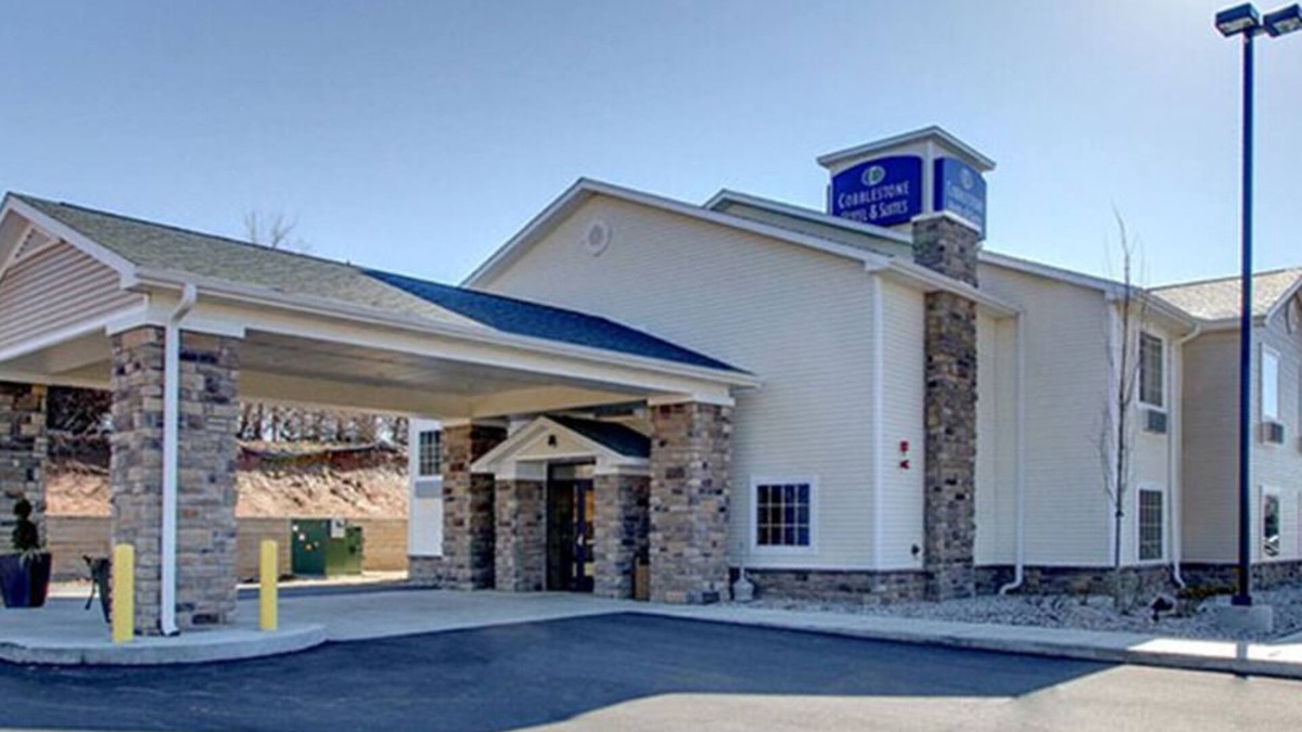 Manning Hotel | Cobblestone Inn & Suites