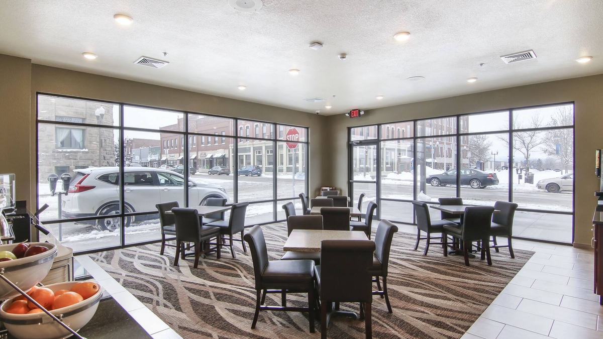 Menomonie Hotel | Cobblestone Inn & Suites at UW Stout Downtown Menomonie