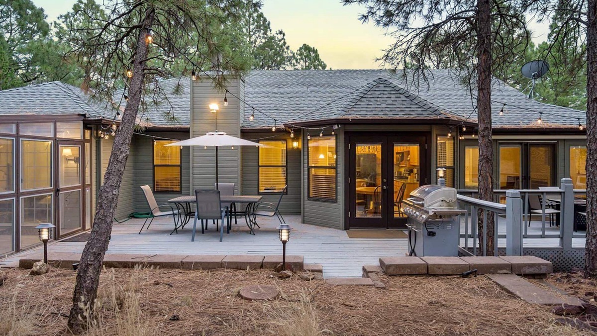 Flagstaff House | Coburn Cabin @ Country Club | Game Room | New Central AC | Pet and Family-Friendly
