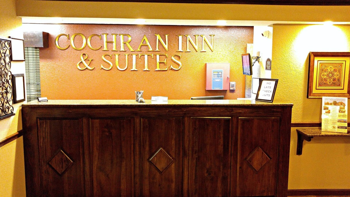 Cochran Hotel | Cochran Inn & Suites