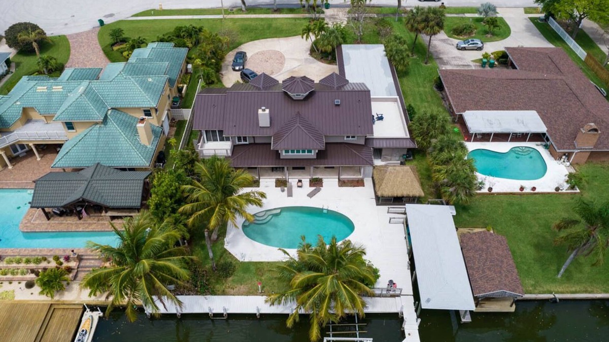 Cocoa Isles House | Coco Sands Riverfront Pool Home w/5 Bedrms - 3 min to the beach