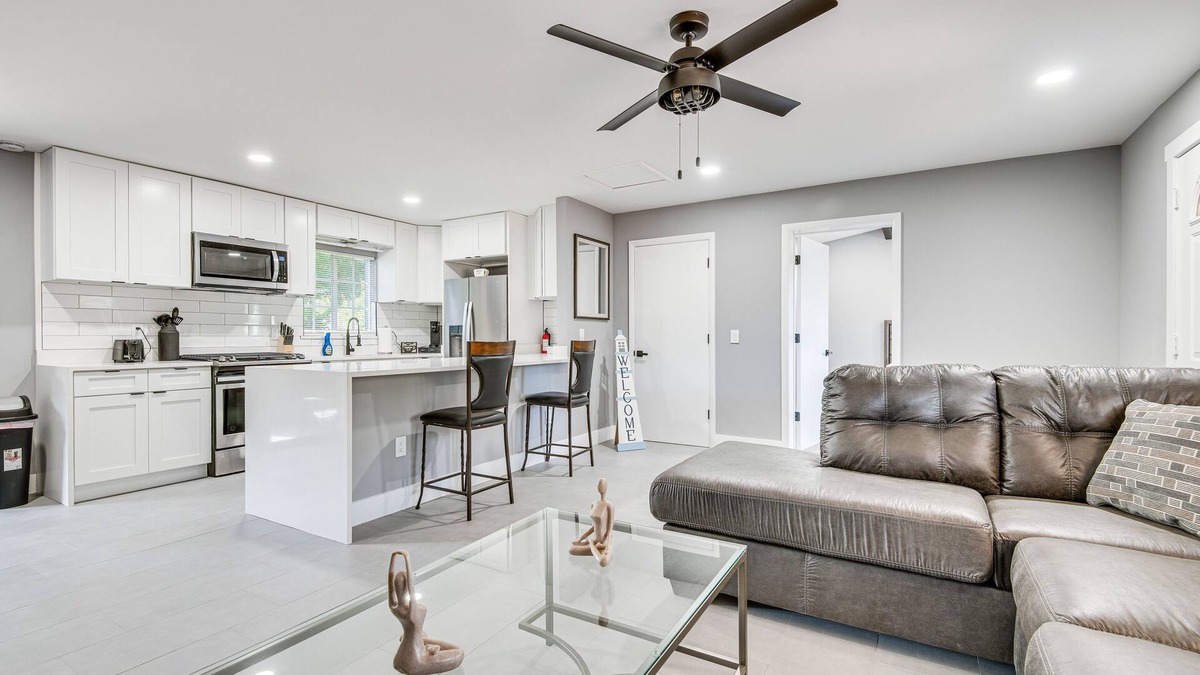 College Manor House | Cocoa Home w/Large Yard: 3 Mi to Indian River!