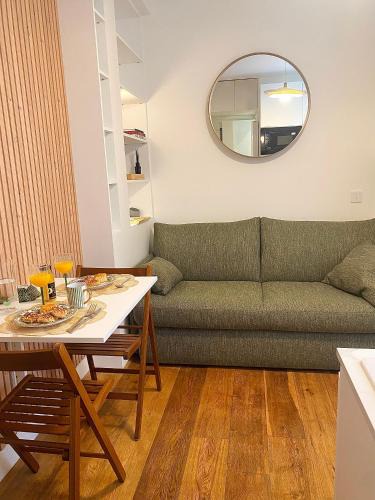 Batignolles Apartment | Cocon Chic - Pont Cardinet- Design & Sérénité