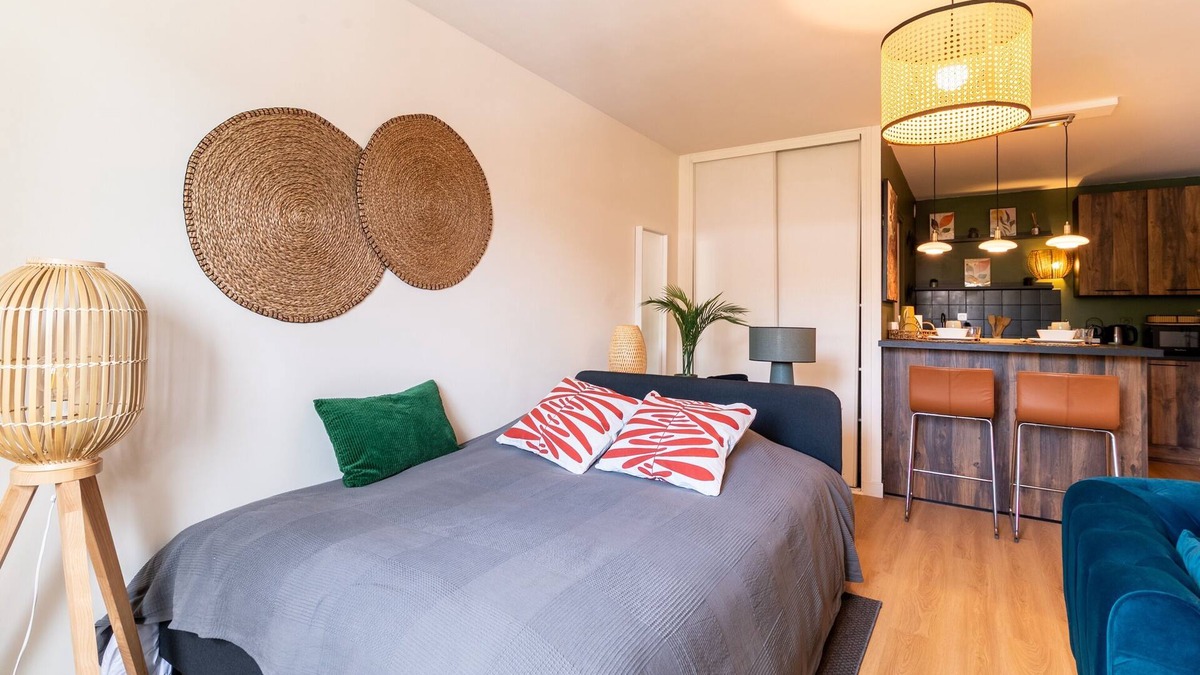 Chevilly-Larue Apartment | Cocon Coloré - Studio pour 2, 30min de Paris