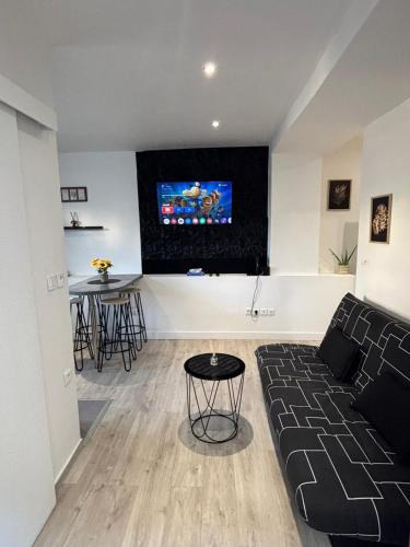 Arpajon Apartment | COCON Cosy - Free Parking - City Center
