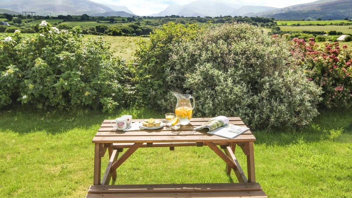 Brynrefail House | Coed Bolyn Lodge