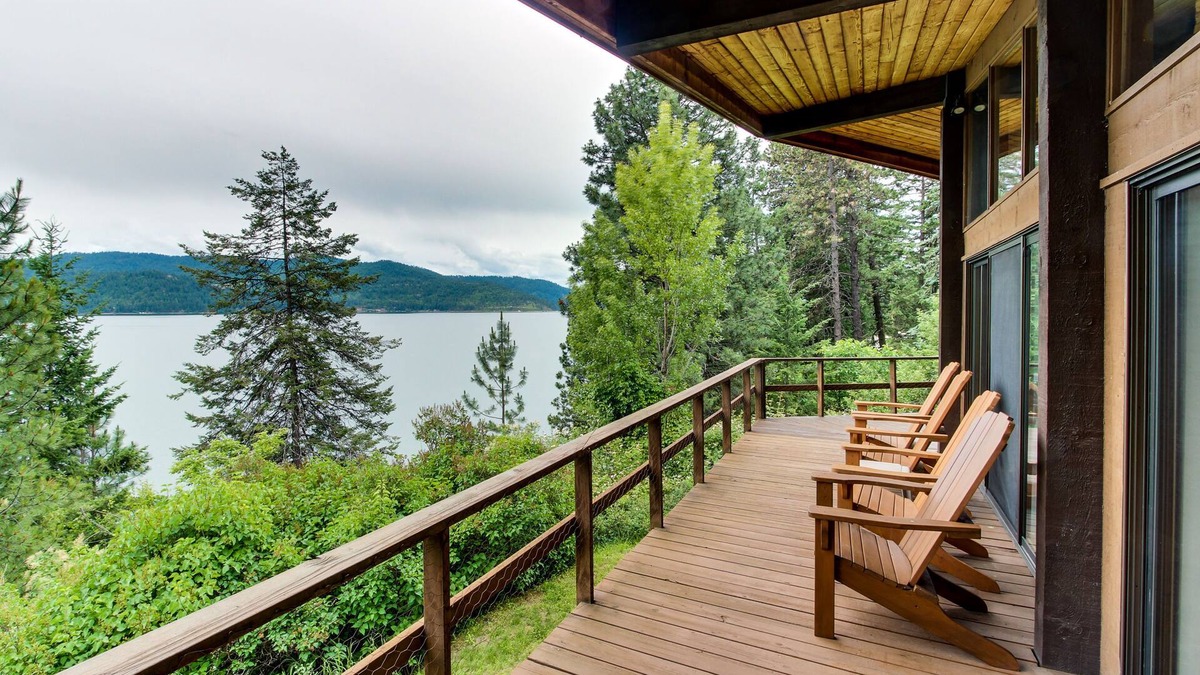 Coeur d'Alene Cabin | Coeur d'Alene Lake - Waterfront Cabin with Private Dock & Beach