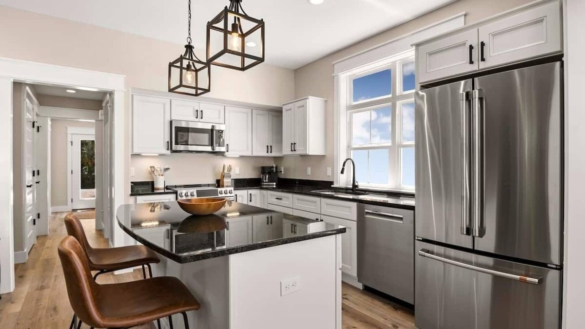 Empire House | Coho Cottage 3 Bedroom Home by RedAwning
