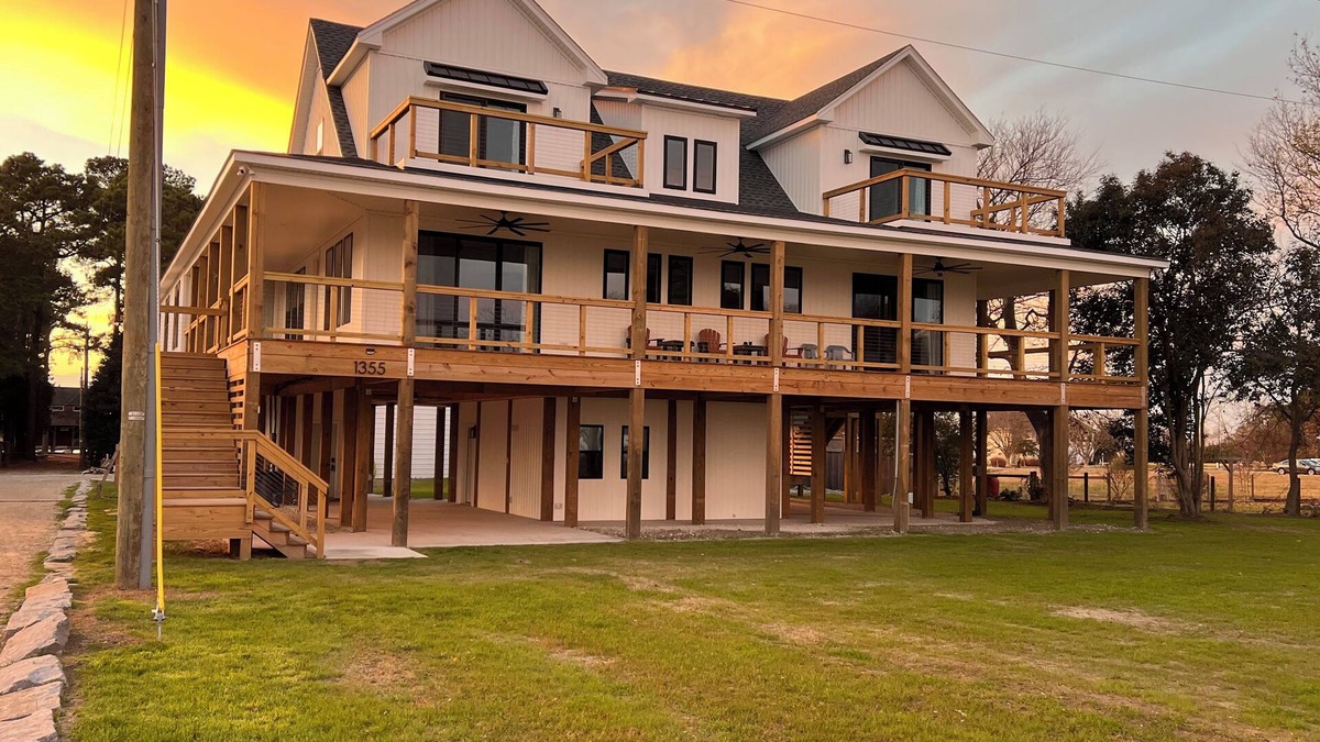 Coinjock House | Coinjock guesthouse w/elevator, full kitchen, W/D and beautiful waterfront views