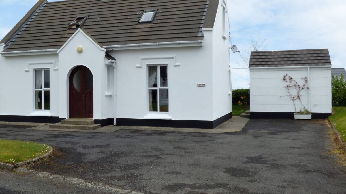 Magherawardan Cottage | COLBHA COTTAGE, family friendly in Portsalon, County Donegal