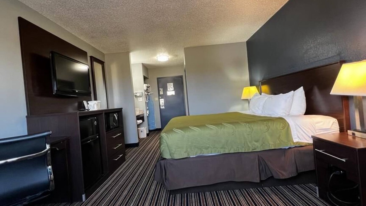 Colby Hotel | Colby Inn and Suites