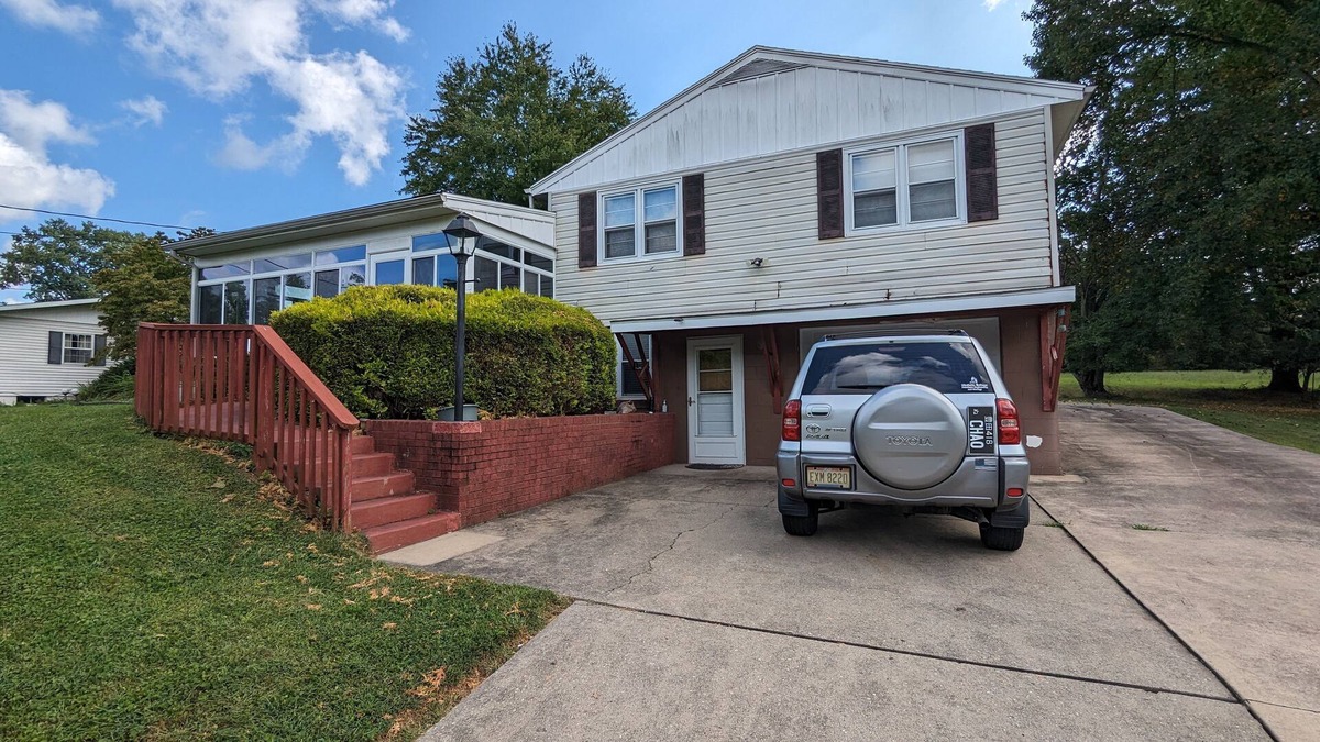 Marietta House | Cole Coffman Garden cozy 3-bedroom house near downtwon Marietta