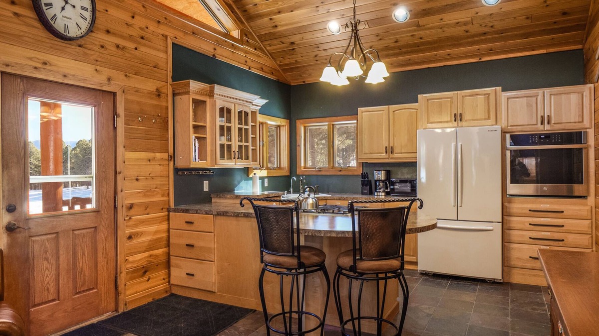 Angel Fire Cabin | Coleman Velo - Secluded Rustic Cabin