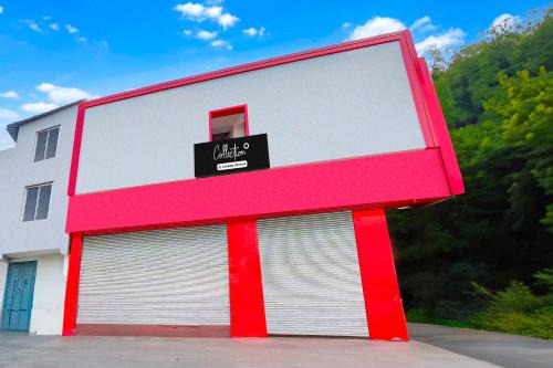 Delhi Hotel | Collection O Burari Post Office