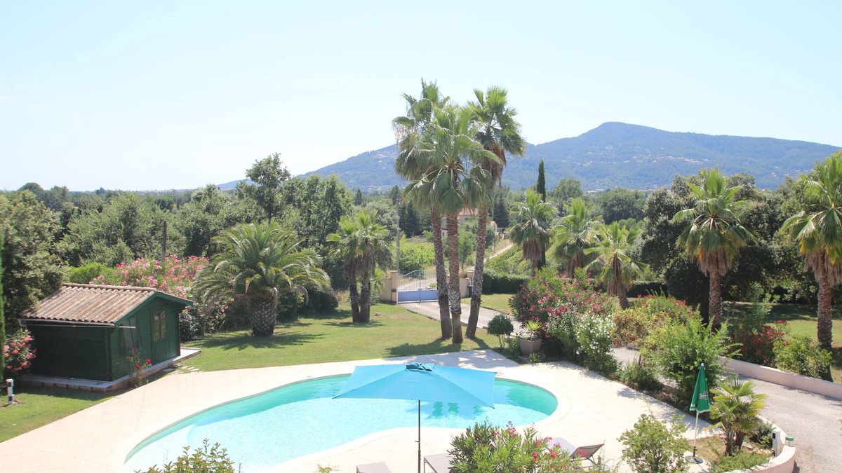 Sollies Pont House | Collinette's'oasis