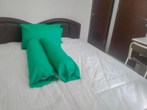 Karawang Hotel | Colombus Residence Karawang Mitra RedDoorz