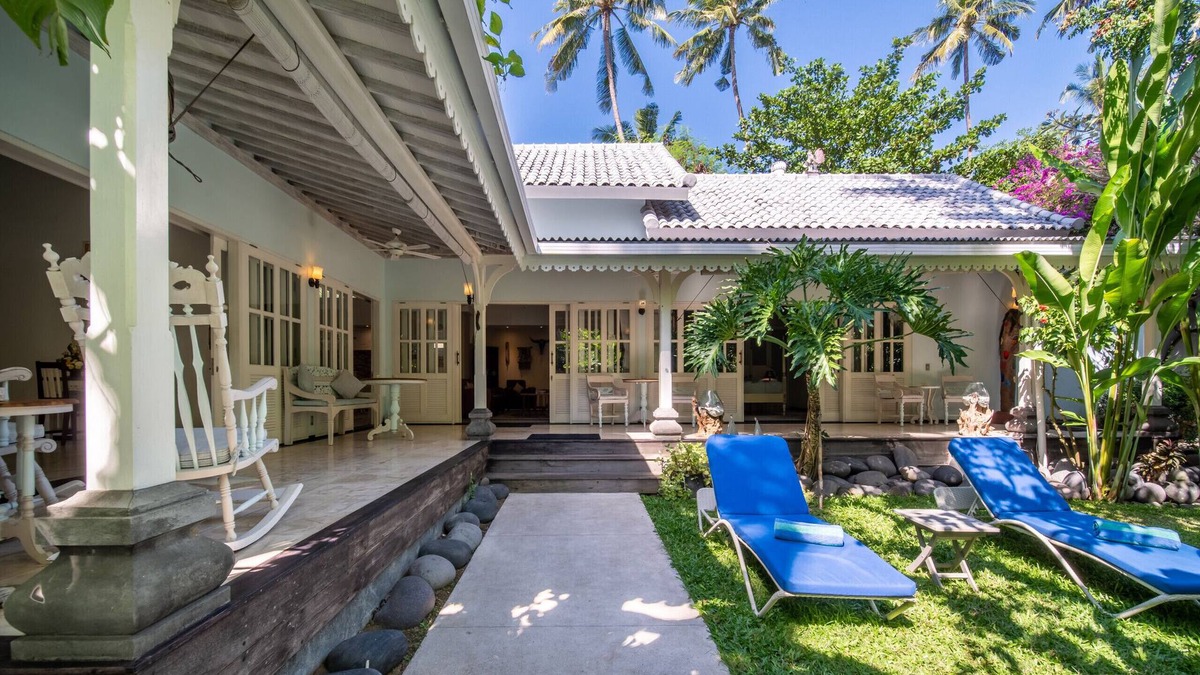 Candi Dasa Villa | Colonial 2 BR Villa, private access to beach
