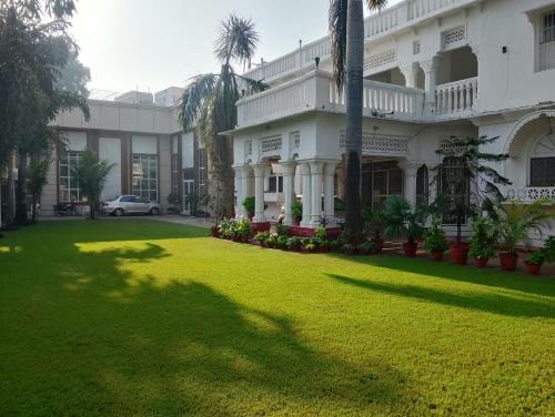 Allahabad House | Colonial Heritage Bungalow