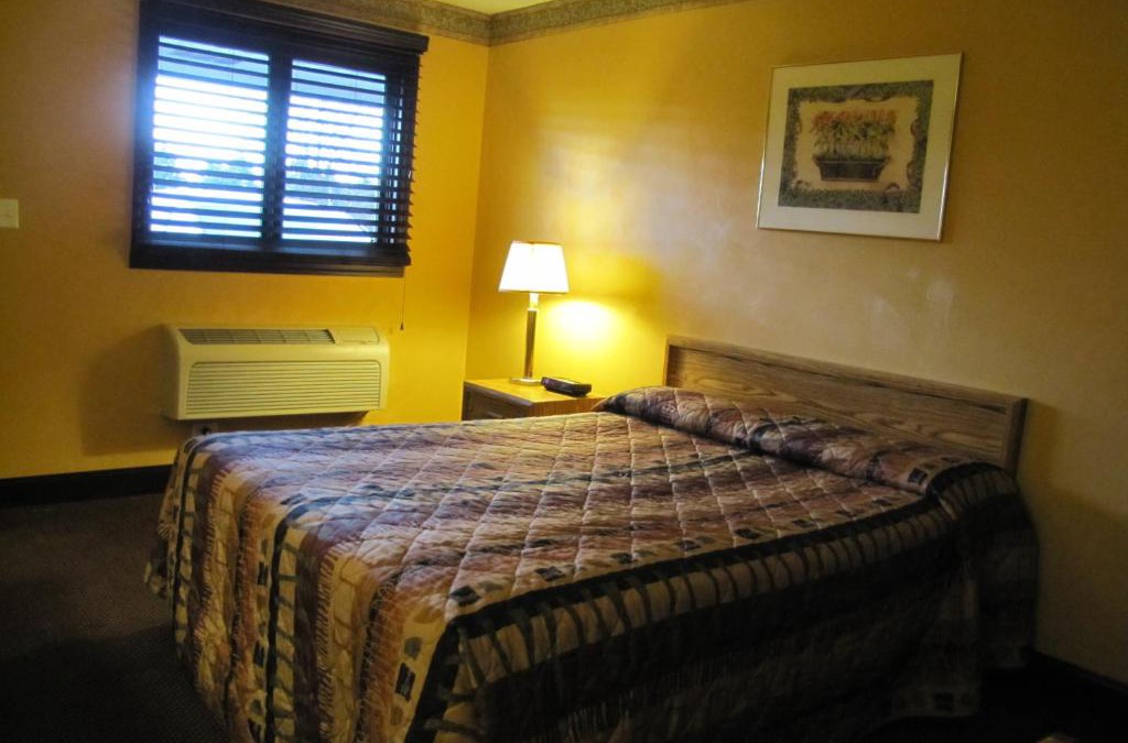Mercer Hotel | Colonial Inn Mercer-Grove City