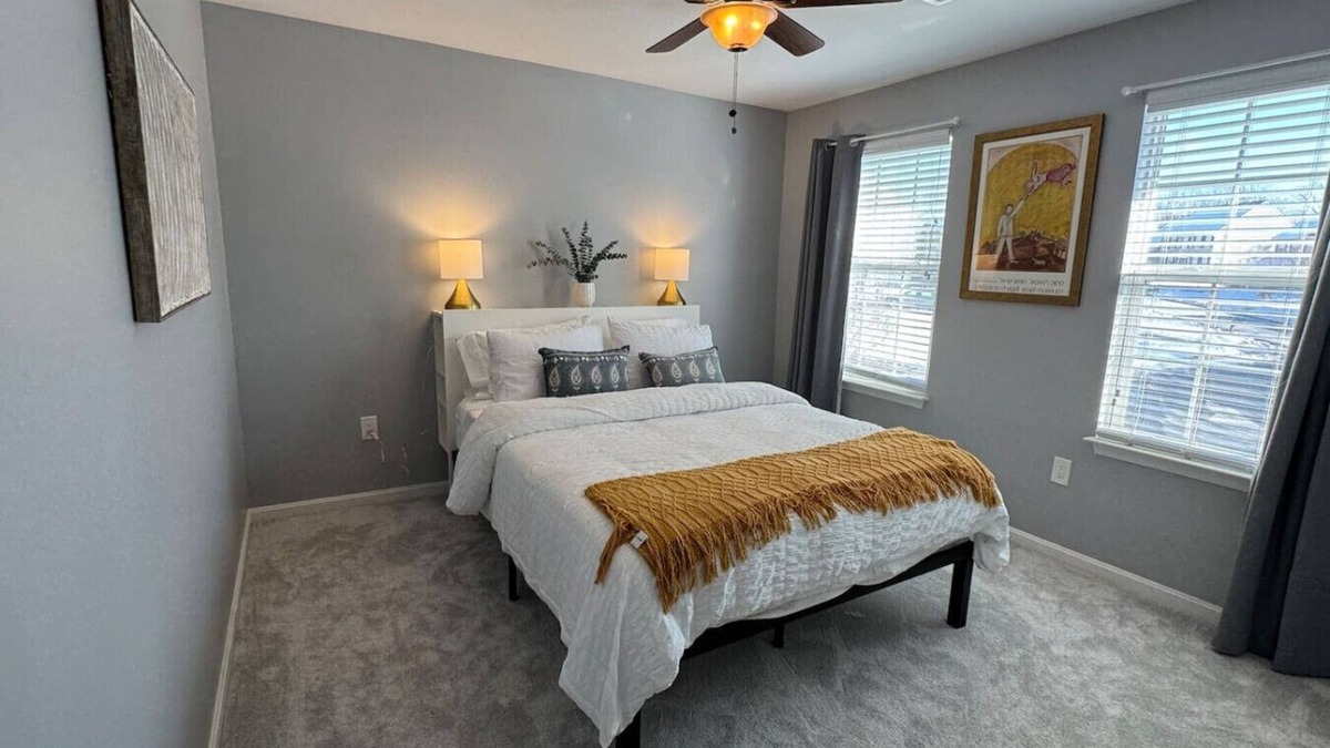 Manassas Apartment | Colonial Playland - 5BD, Private Yard, Game Room