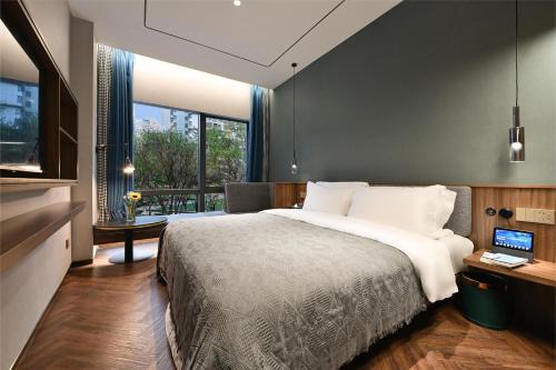 Guomao Hotel | Color and Light Hotel Beijing International Trade Shop