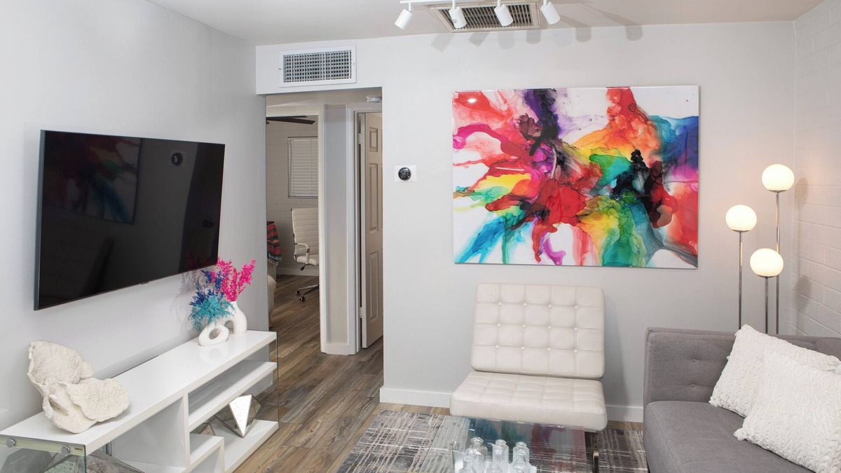 Encanto House | Color POP Spot 2-bedroom Duplex In the center of Phoenix Wi-fi
