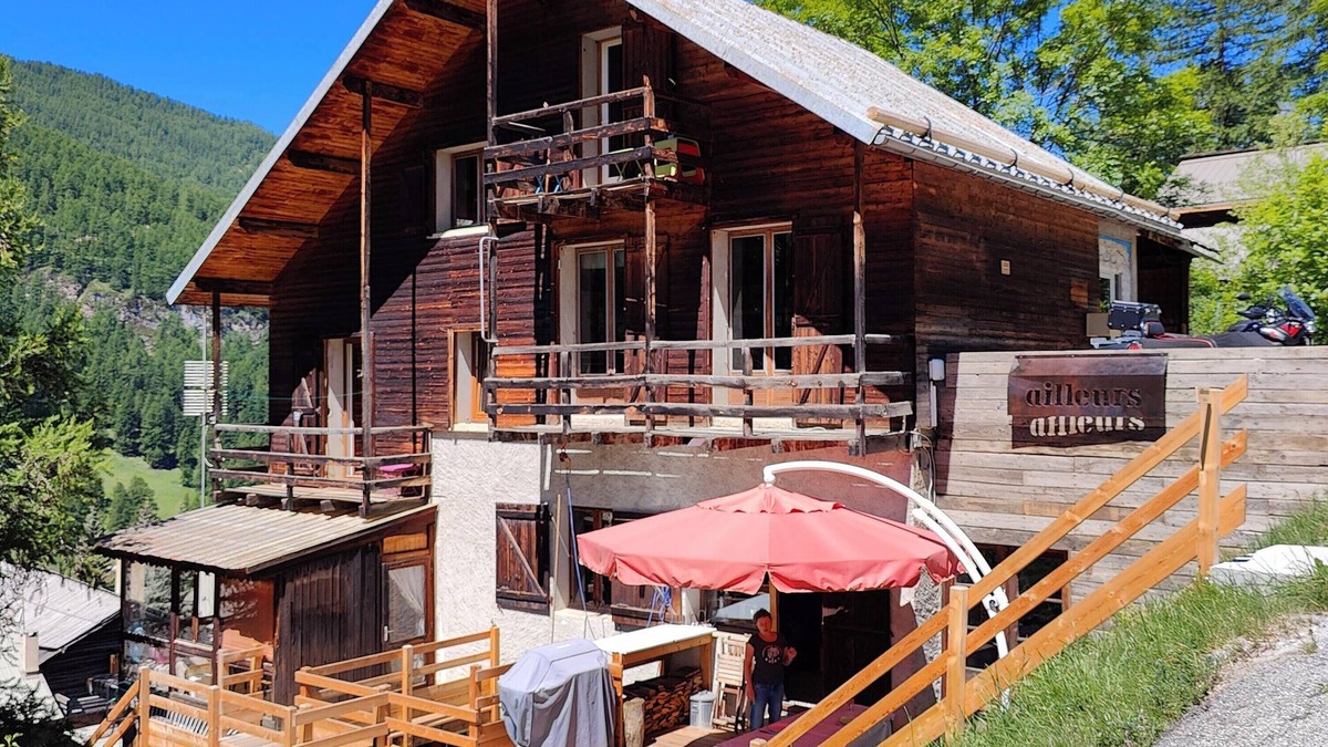 Molines-en-Queyras Cottage | Colorful, self-contained Père Castor apartment in the center of Molines