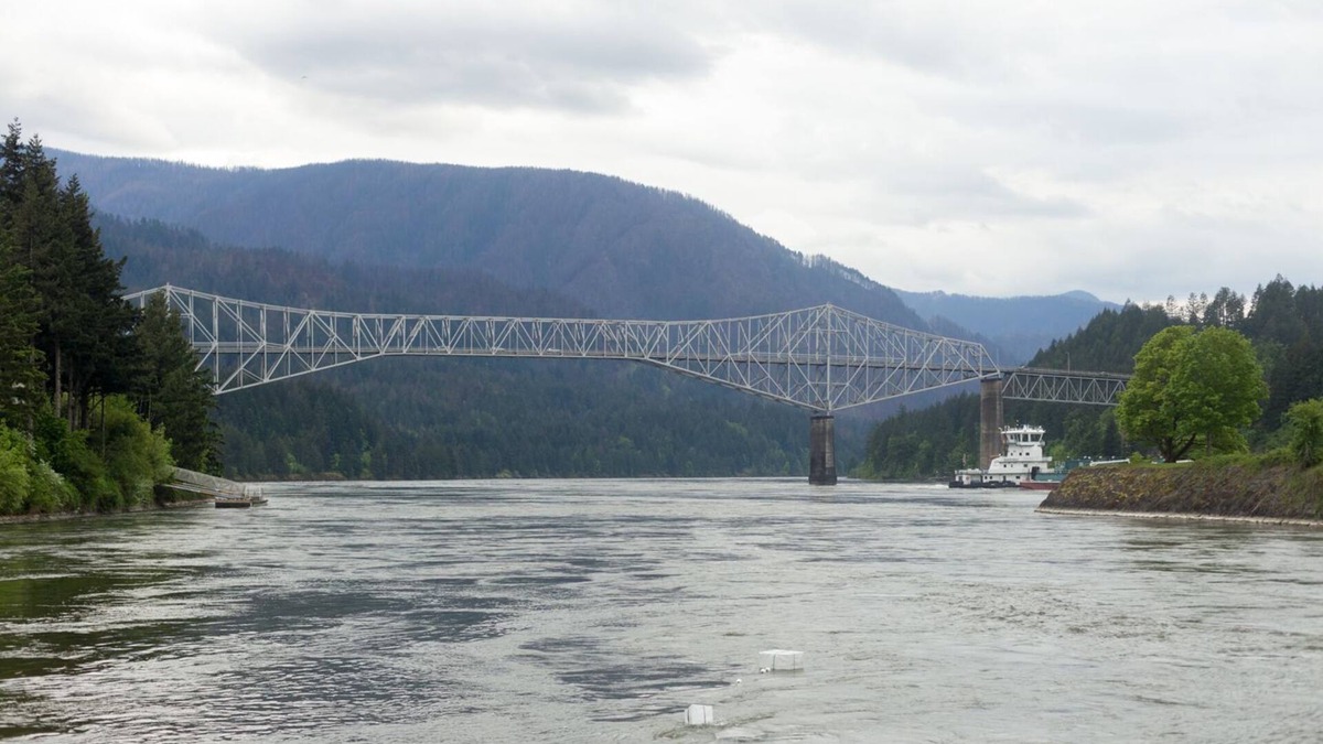 Cascade Locks Hotel | Columbia Gorge Inn