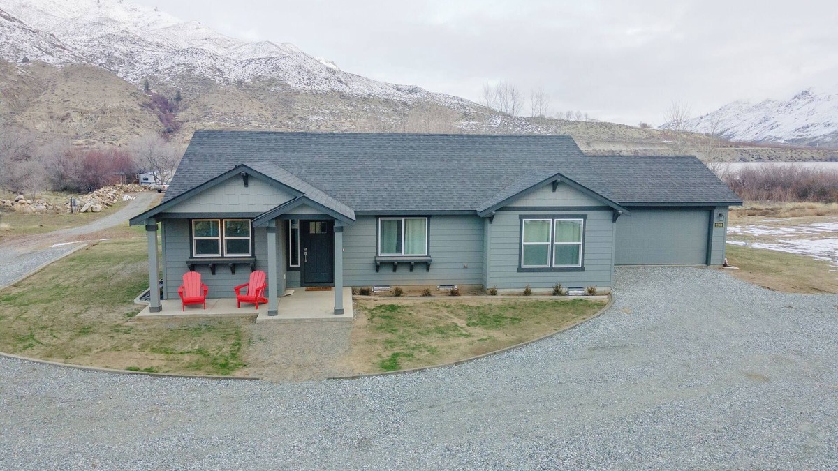 Orondo House | Columbia River Retreat 5 mins from Chelan!