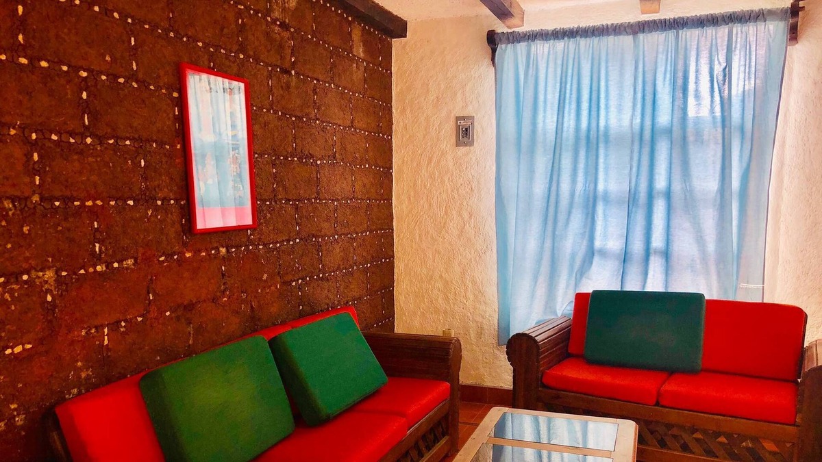 Ojo de Agua House | Comfy 4 Bedroom Town House Garden & Market Area