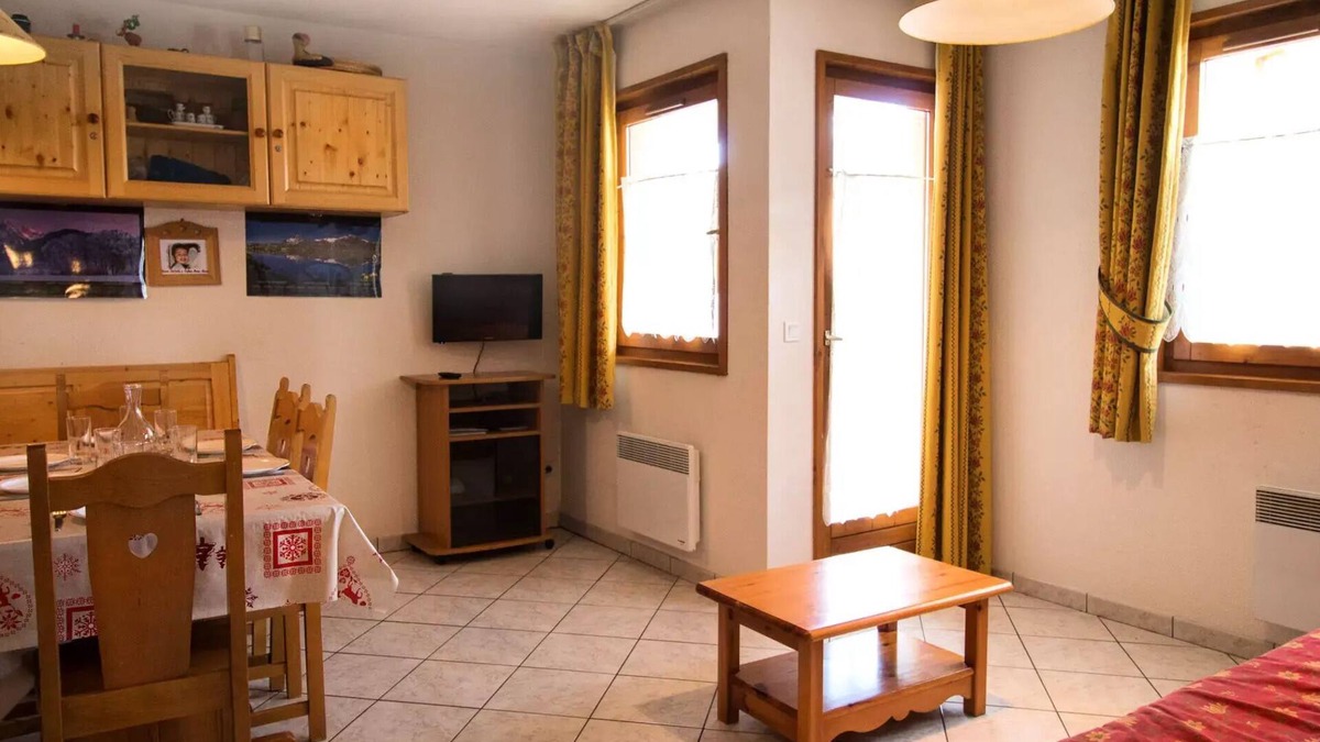 Aussois Apartment | COM301M :Apartment in quiet area near free shuttle bus and swimming pool